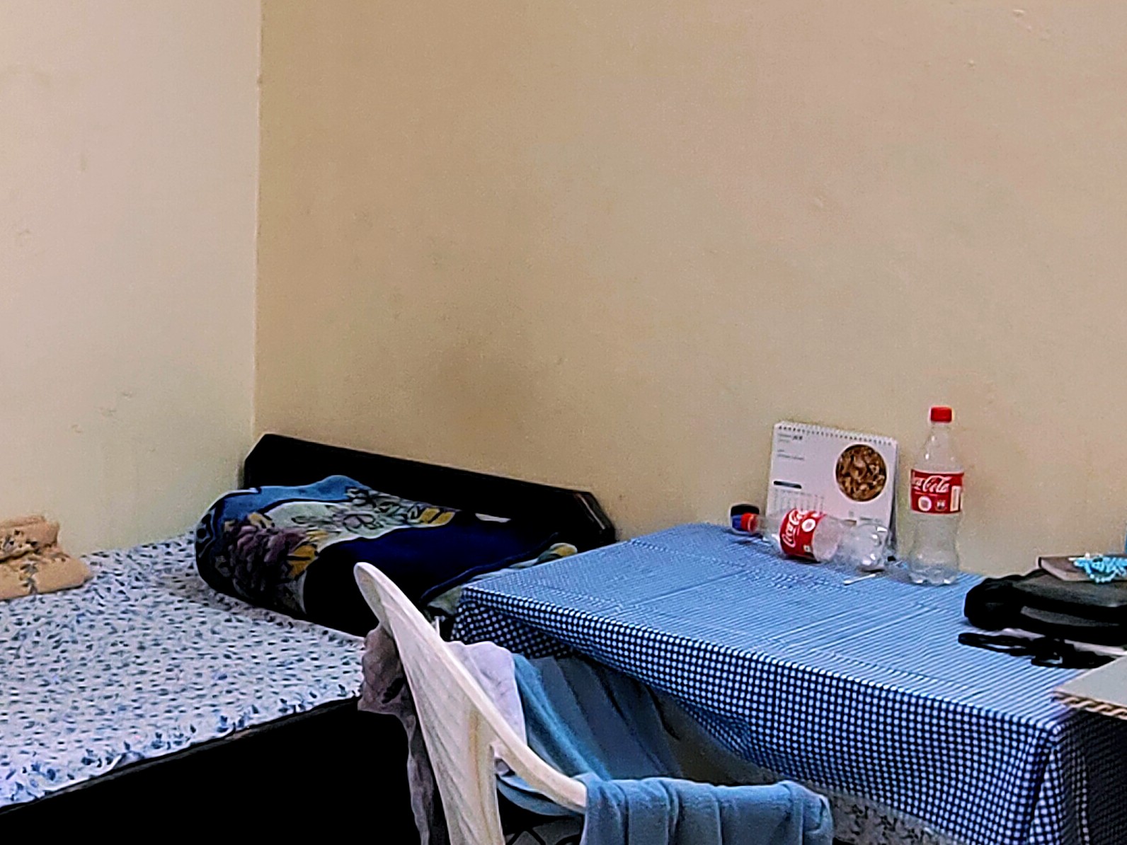 Single occupancy room with study desk at Comfort Home PG